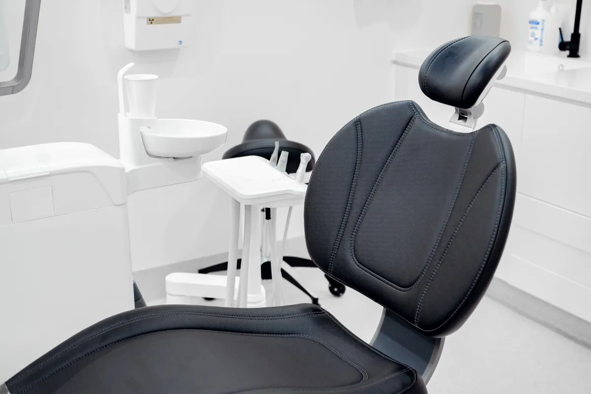 Dental treatment room prepared for urgent dental trauma care